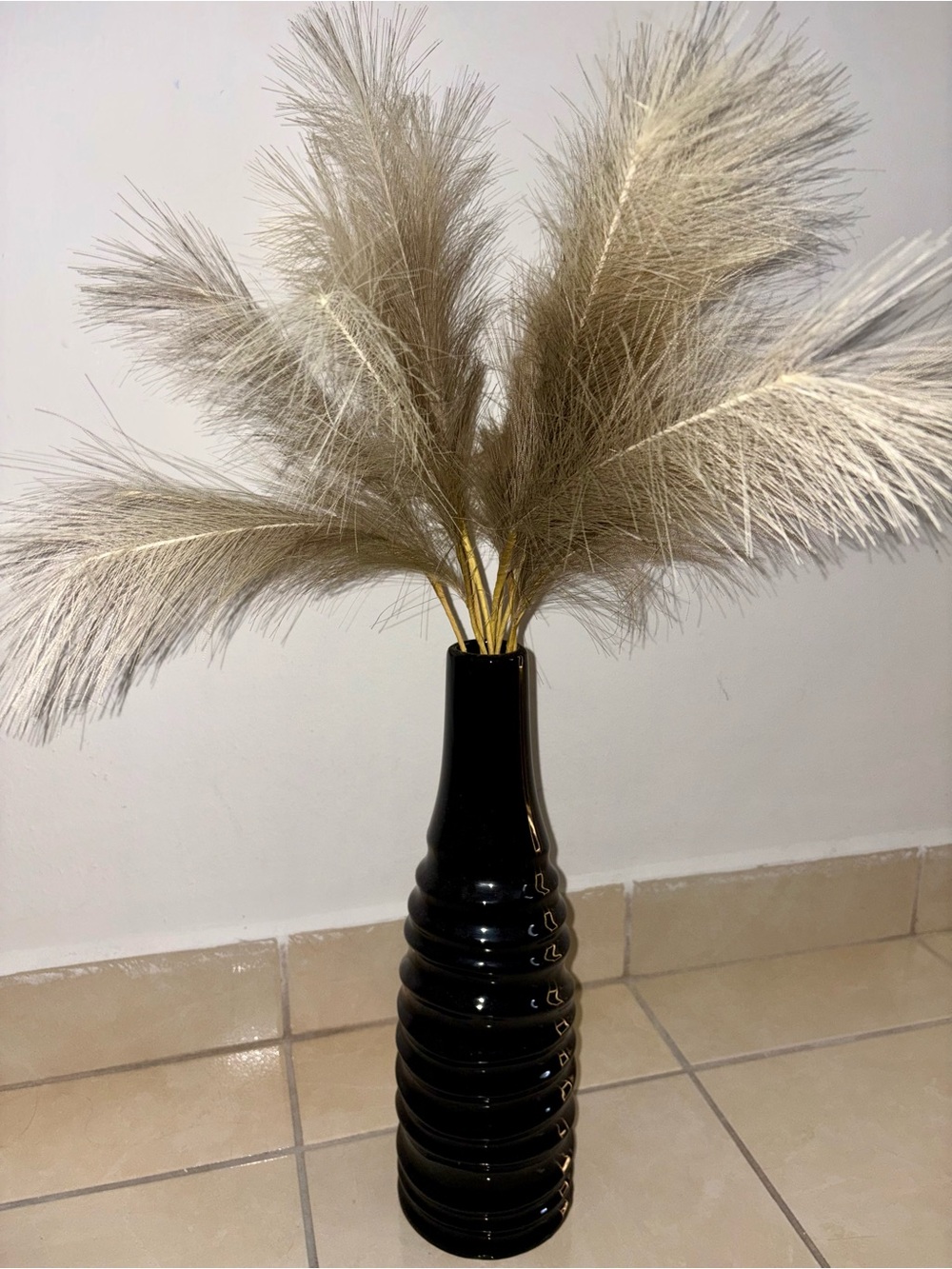 Decorative Pampas Grass Arrangement in Beige with Black Vase
